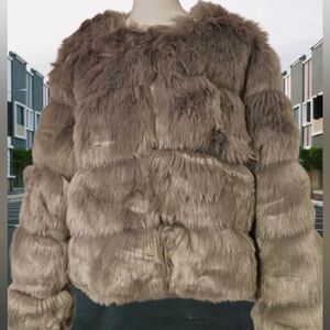 📣 Vintage 90's Gray Faux Fur Size Med Hidden Closures Great Condition 😍 Puffer